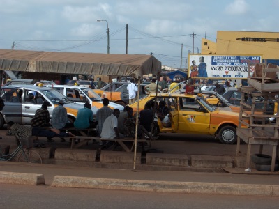 Taxistandplaats in Ghana