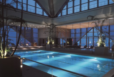 Zwembad in Park Hyatt Hotel in Tokyo