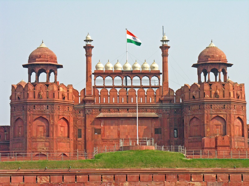 Rode Fort met vlag in Delhi