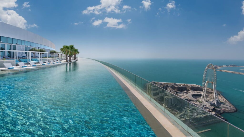 Dubai heeft hoogste infinity pool